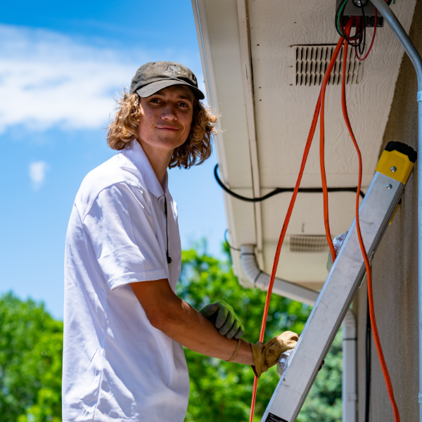 Home battery storage for off-grid solar setup
